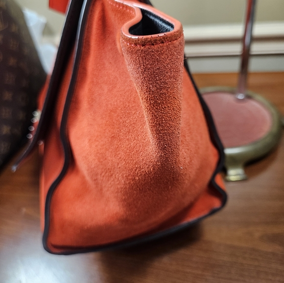 Auth Celine Medium Calfskin Trapeze Shoulder Handbag - Picture 8 of 16